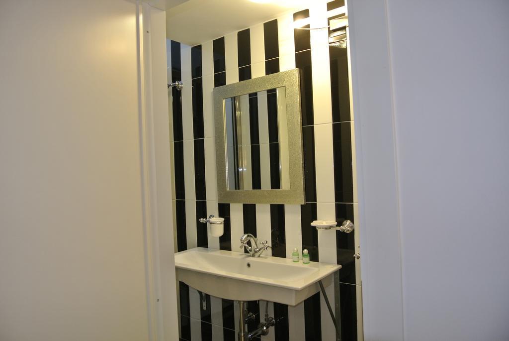 Pantheon Domus Valentino Apartment Rome Bagian luar foto
