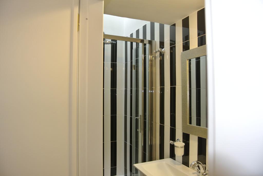 Pantheon Domus Valentino Apartment Rome Bagian luar foto